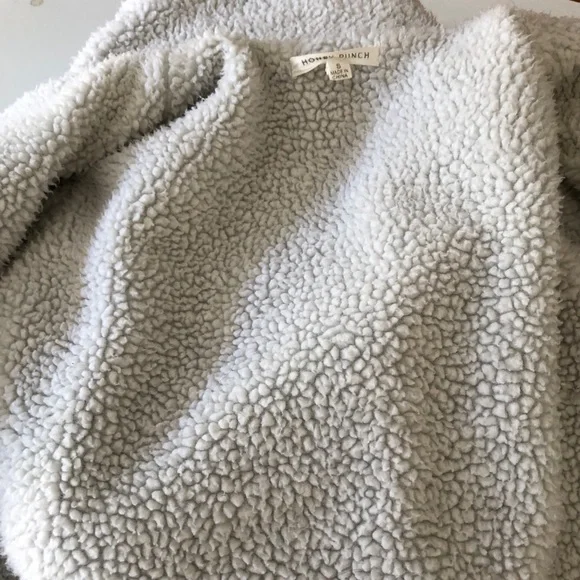 Honey Punch jean jacket with Sherpa interior size S - Picture 9 of 9